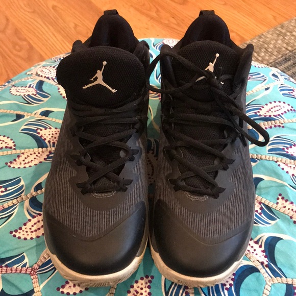 Nike Shoes - Nike Air Jordan mid/hi top 6Y/5.5UK/38.5EU/24cm